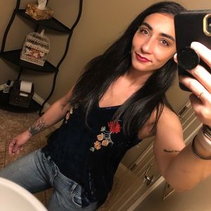 Meet your posher, Loula